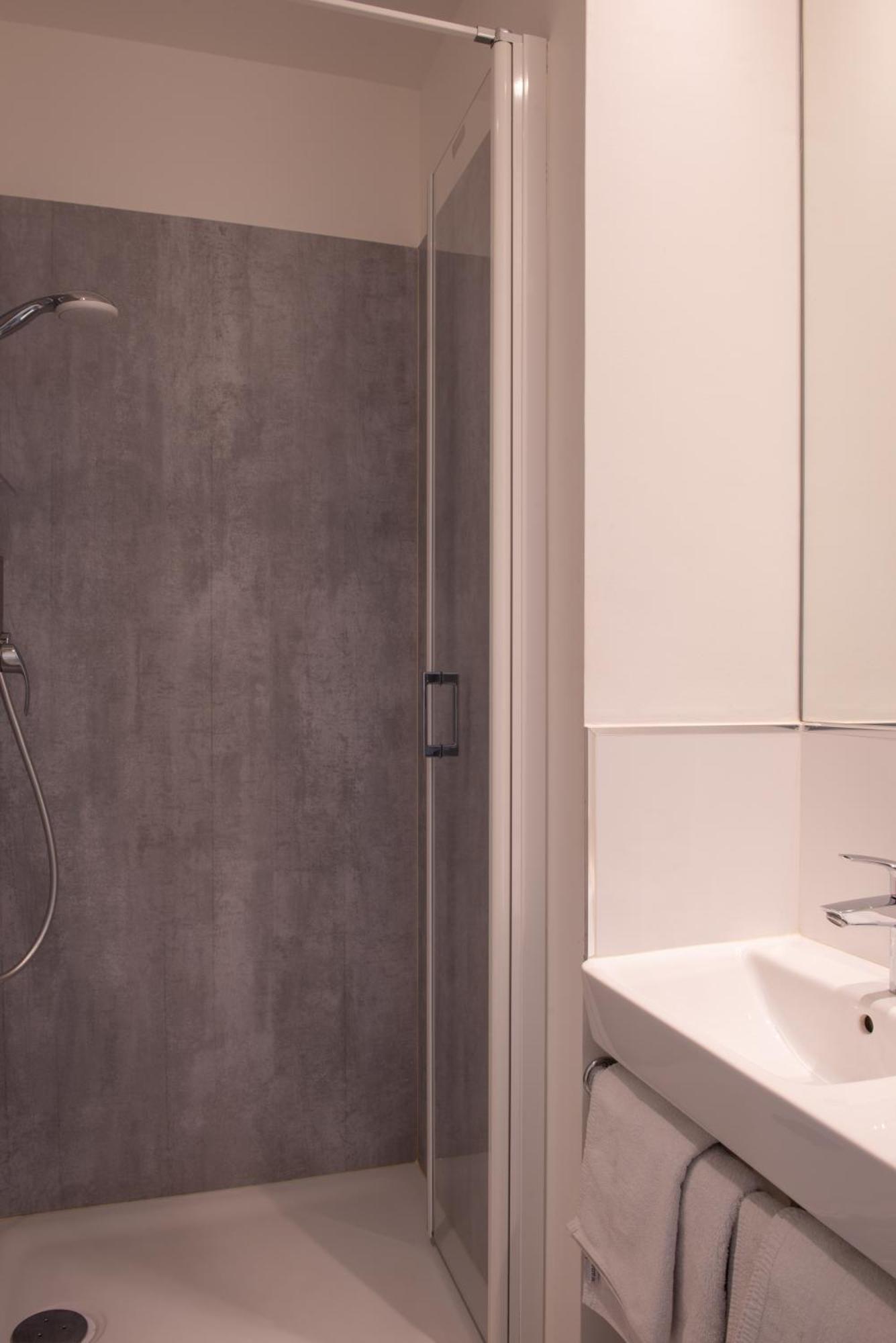 Pacific Fondary 2* Paris