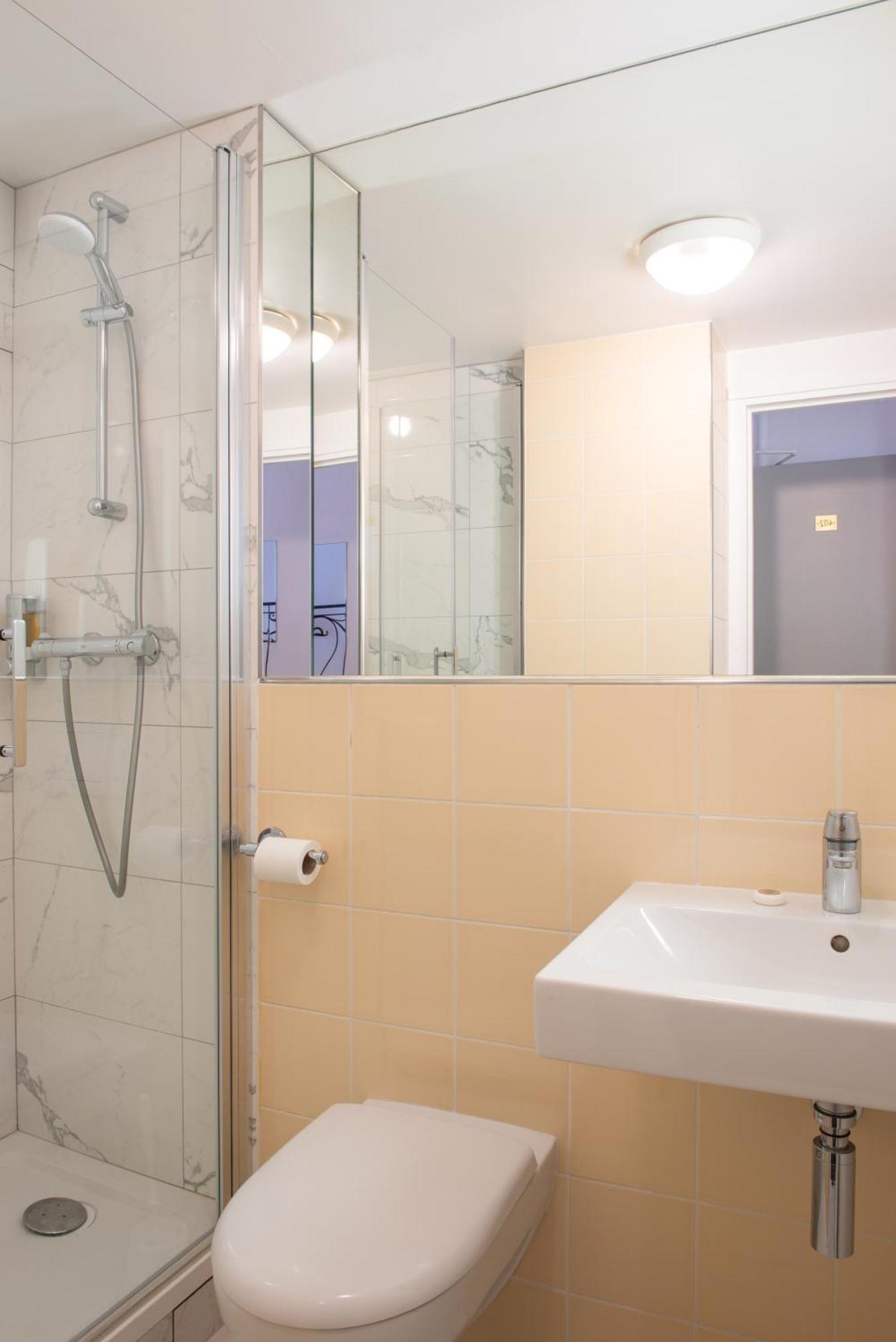 Pacific Fondary Hotel